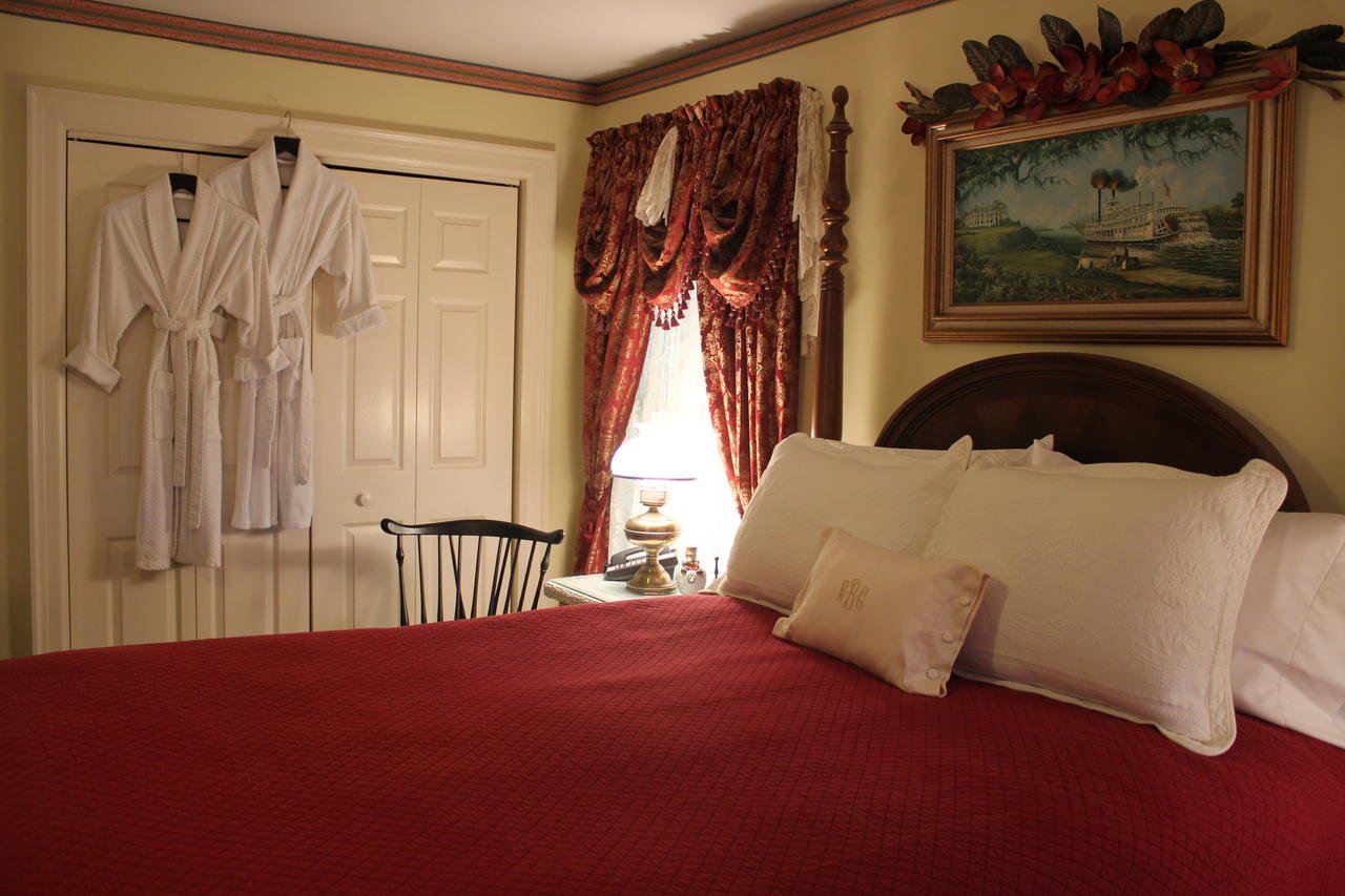 Red Bluff Cottage Bed & Breakfast - Accommodation Dallas