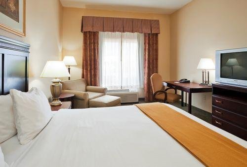 Holiday Inn Express Hotel & Suites Pell City - Accommodation Texas 7