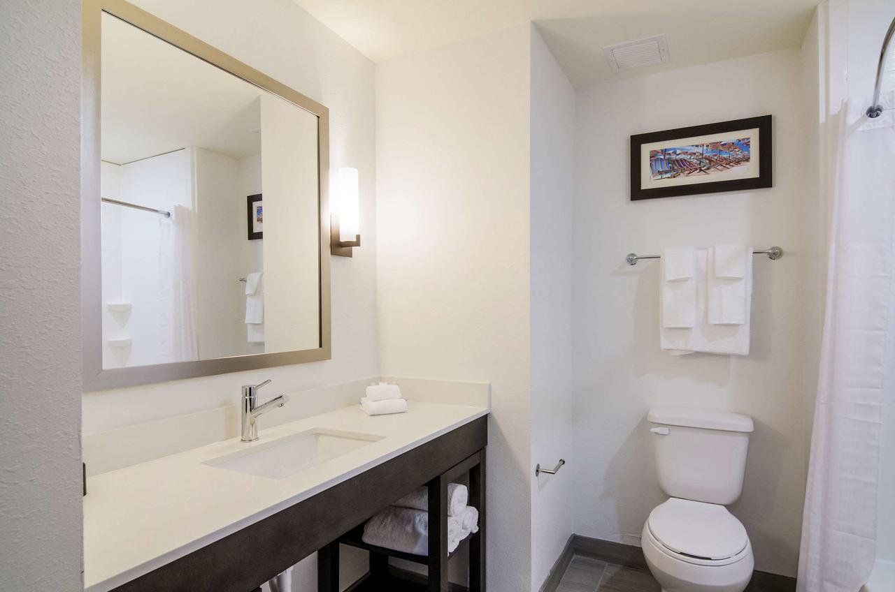 Comfort Inn & Suites - Accommodation Florida
