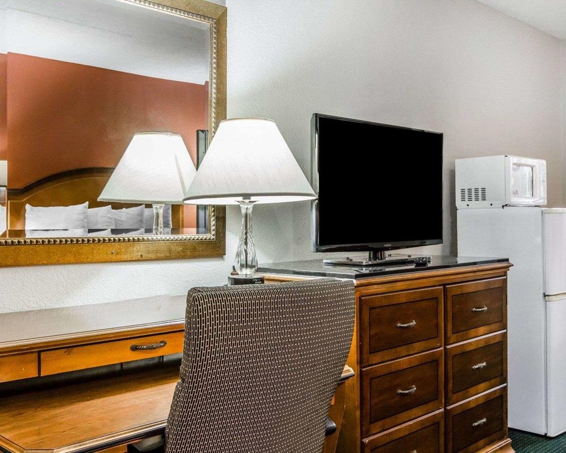 Econo Lodge Inn & Suites Enterprise - Accommodation Dallas