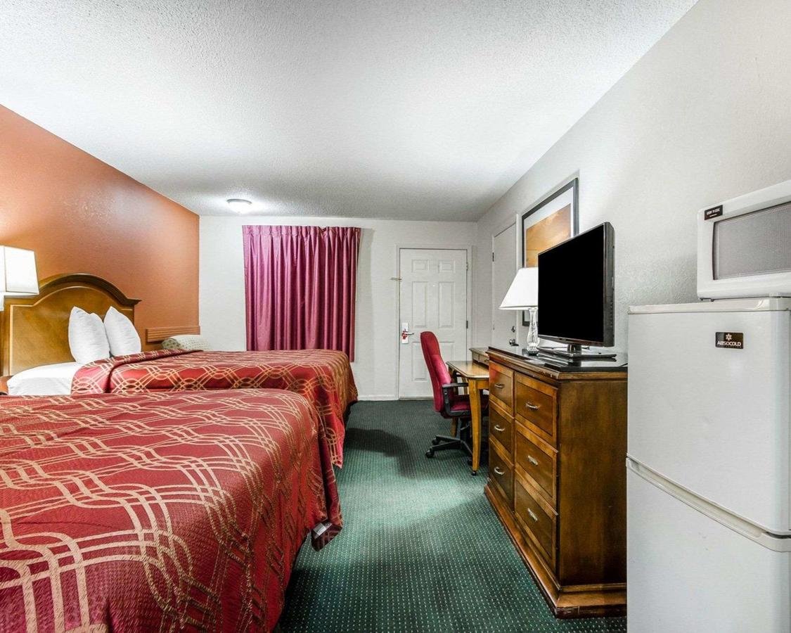 Econo Lodge Inn & Suites Enterprise - Accommodation Florida