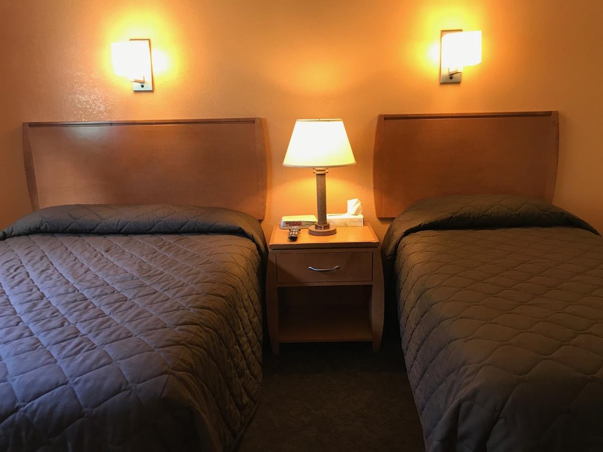 Shelikof Lodge - Accommodation Dallas
