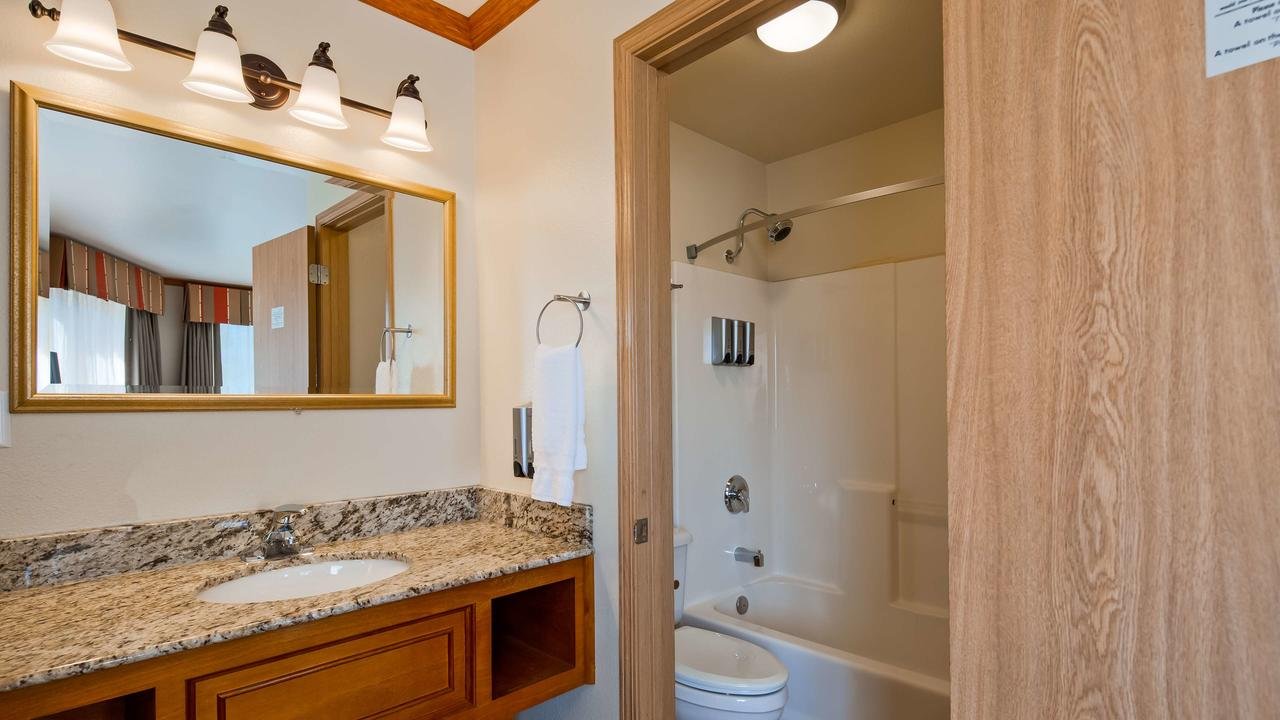 Best Western Plus Edgewater Hotel - Accommodation Dallas 42