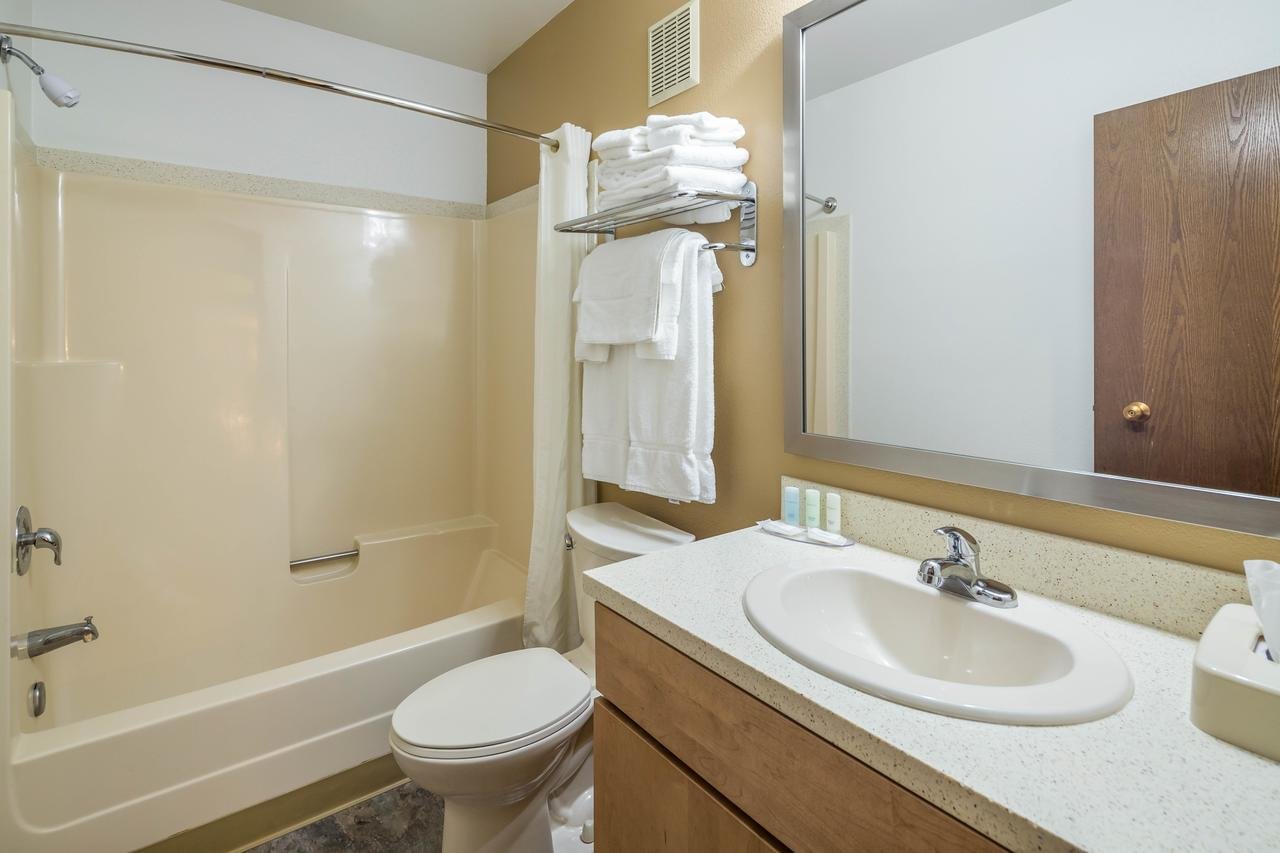 Clarion Hotel & Suites - Accommodation Dallas 5