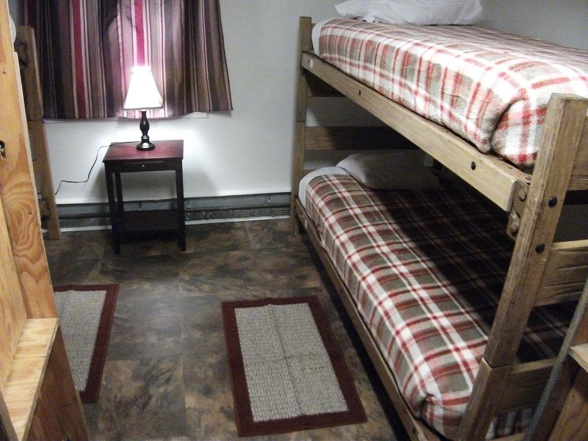 Bent Prop Inn And Hostel Of Alaska - Midtown - Accommodation Dallas 23