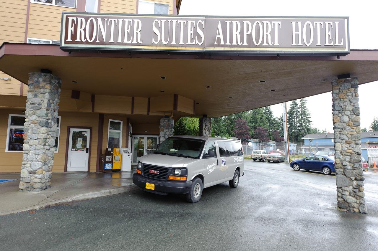 Frontier Suites Airport Hotel - thumb 4