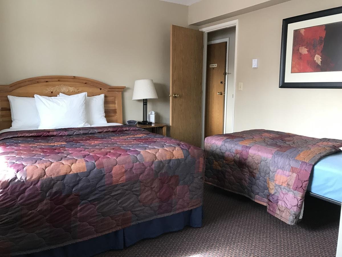 Lakeshore Inn & Suites - Accommodation Dallas 33