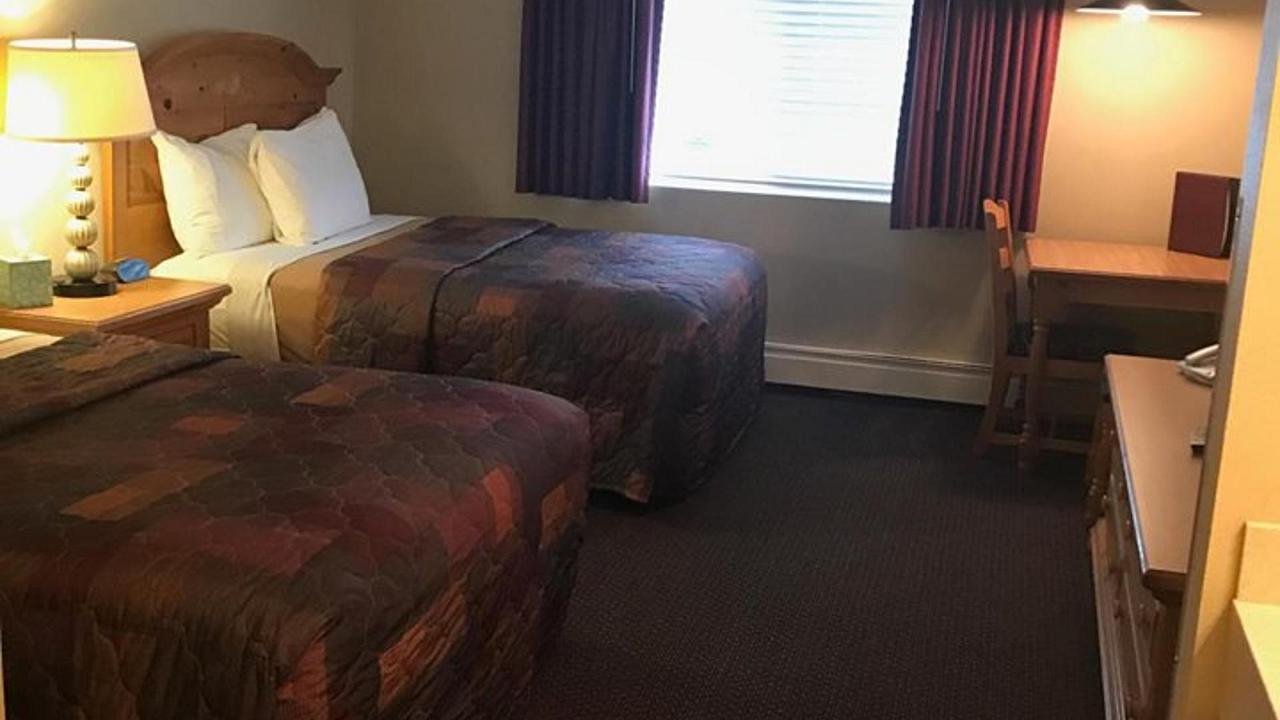 Lakeshore Inn & Suites - Accommodation Dallas 11