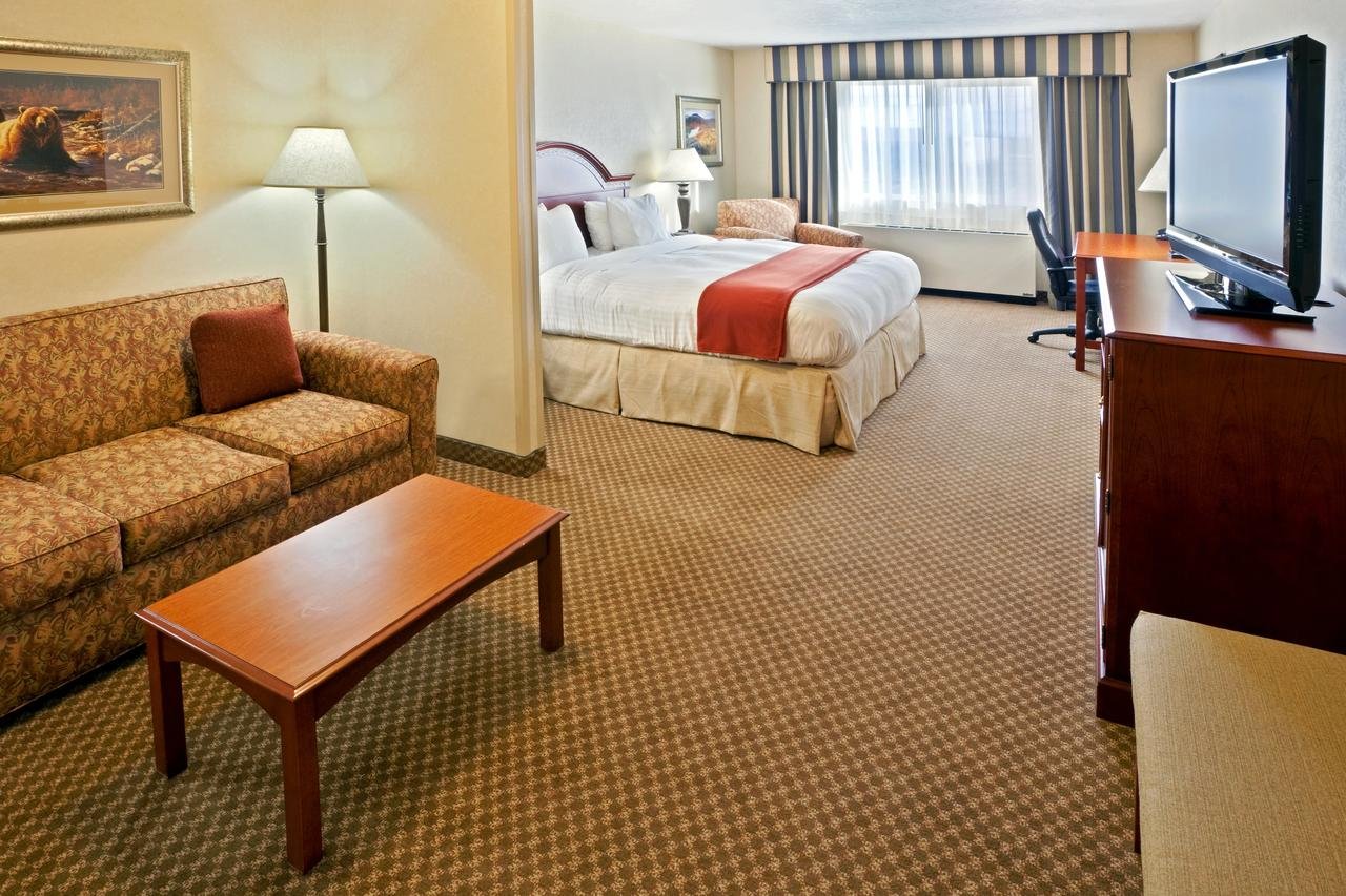 Holiday Inn Express & Suites Fairbanks - thumb 9