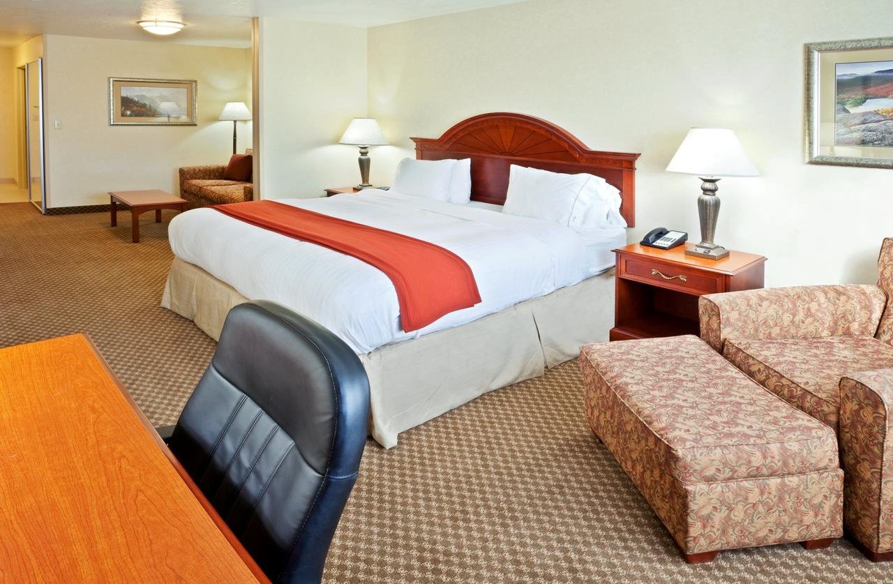 Holiday Inn Express & Suites Fairbanks - thumb 4