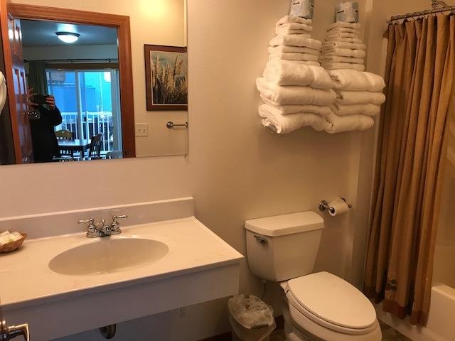 Longliner Lodge And Suites - thumb 29