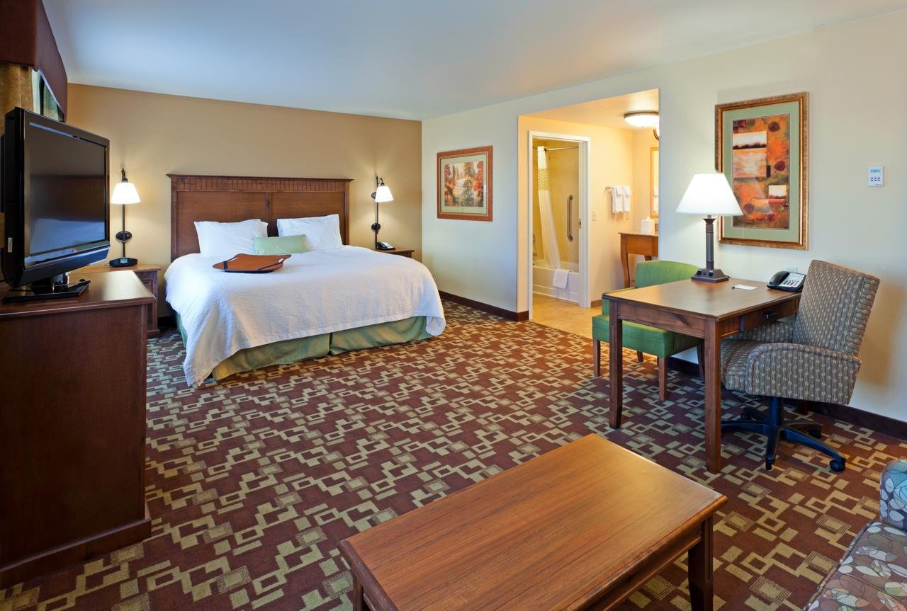 Hampton Inn & Suites Fairbanks - Accommodation Dallas 11