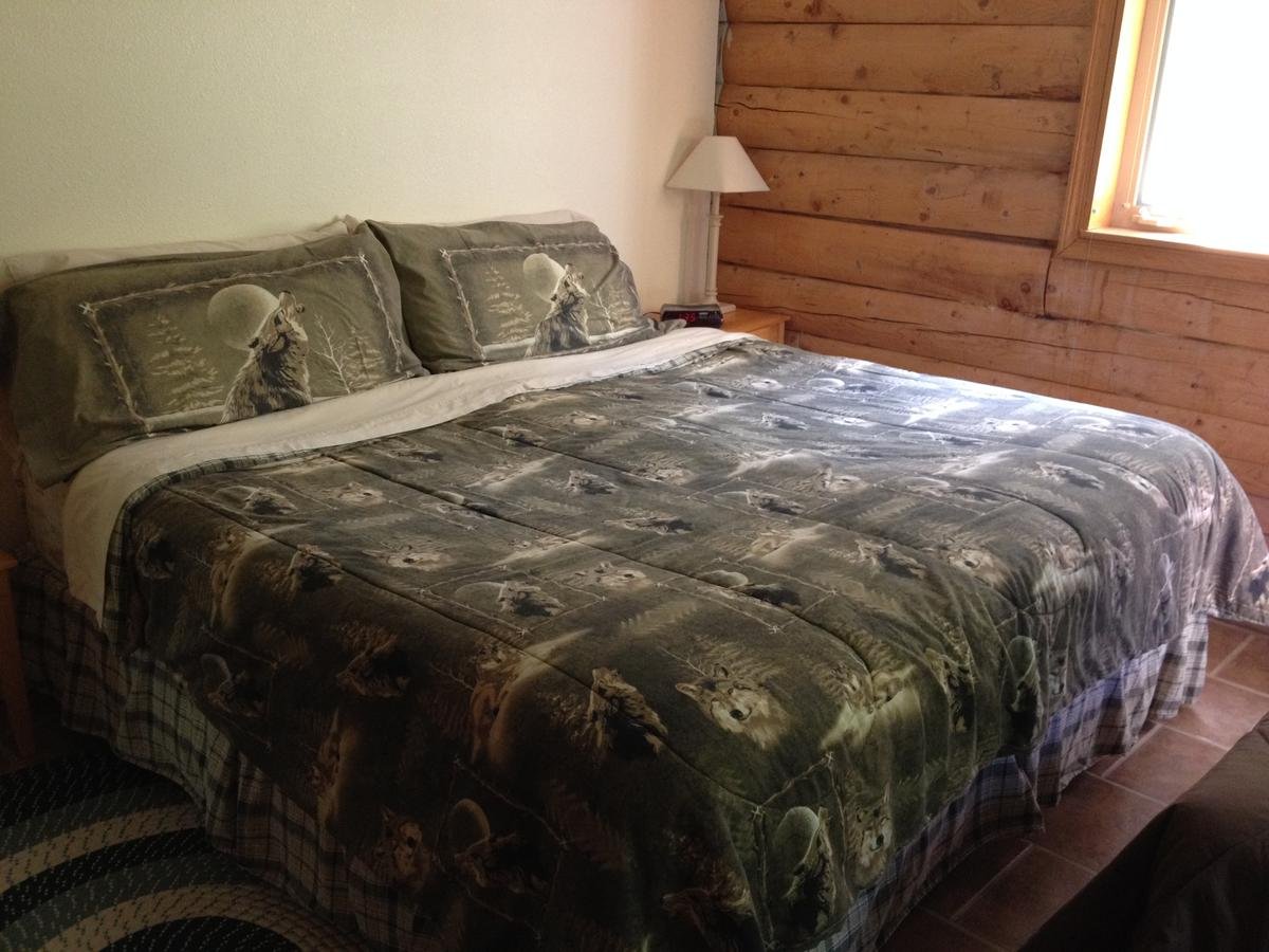 Daniels Lake Lodge Cabins - Accommodation Dallas 19