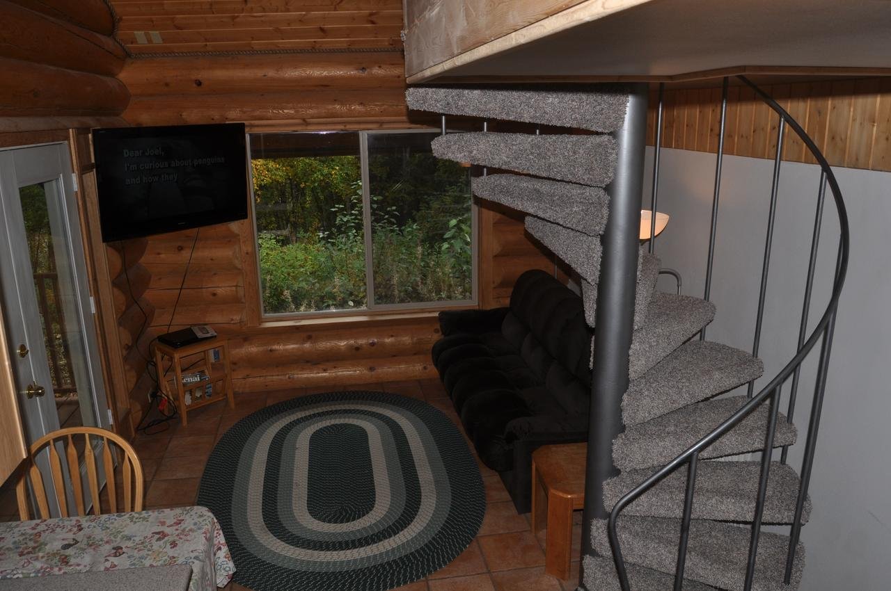 Daniels Lake Lodge Cabins - Accommodation Dallas 25