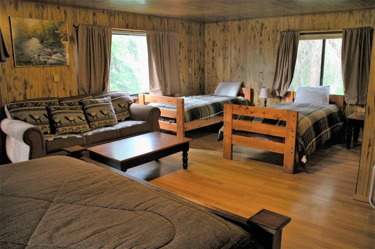 Gwin's Lodge - Accommodation Dallas 14