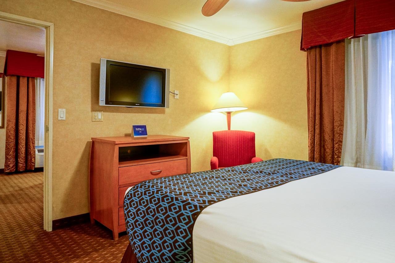 Hotel Tempe/Phoenix Airport InnSuites Hotel & Suites - Accommodation Dallas 10