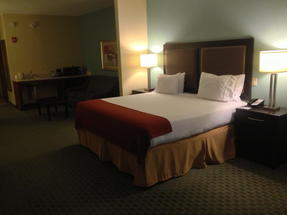 Holiday Inn Express Surprise - Accommodation Dallas 19