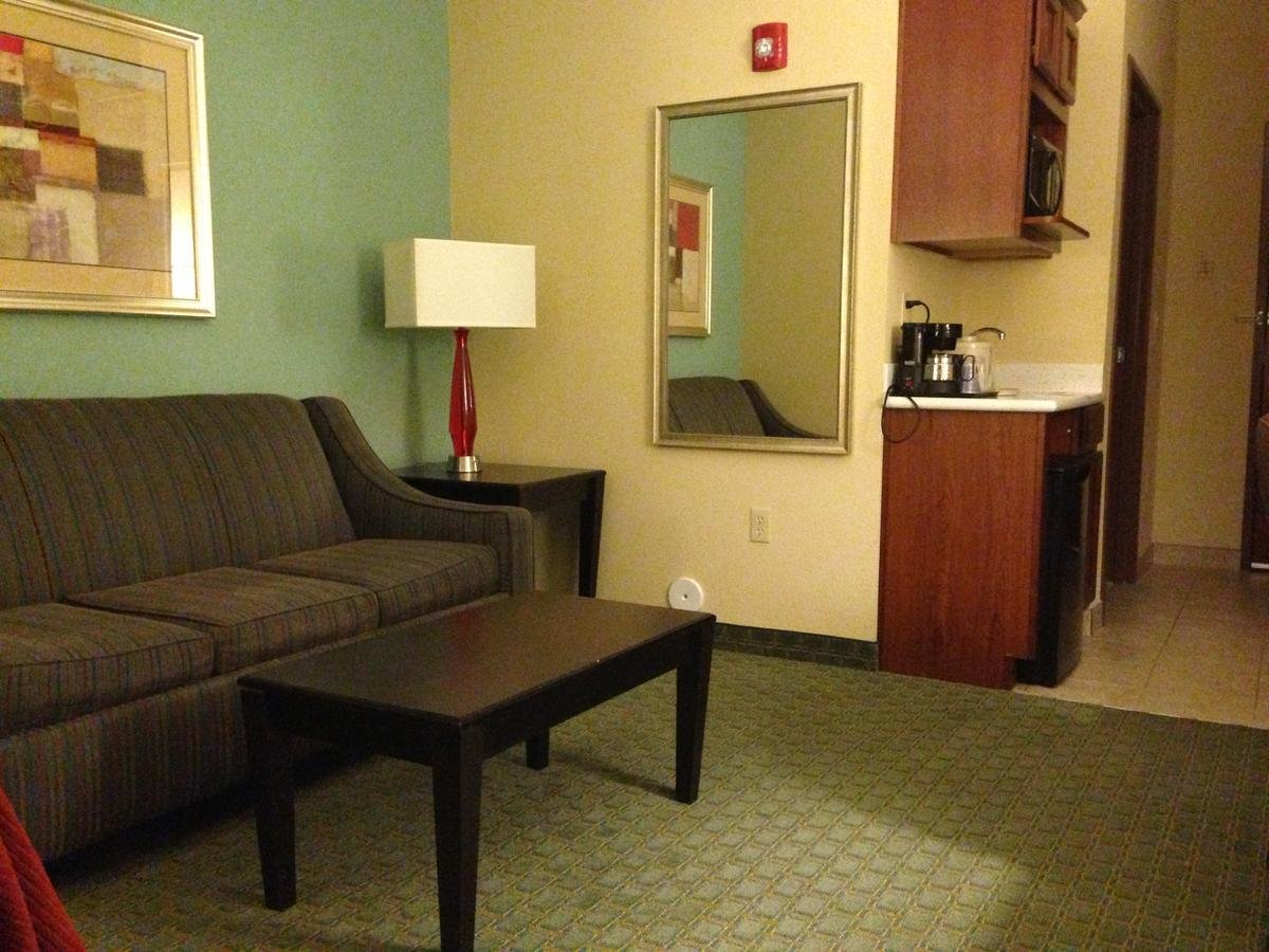 Holiday Inn Express Surprise - Accommodation Dallas 29