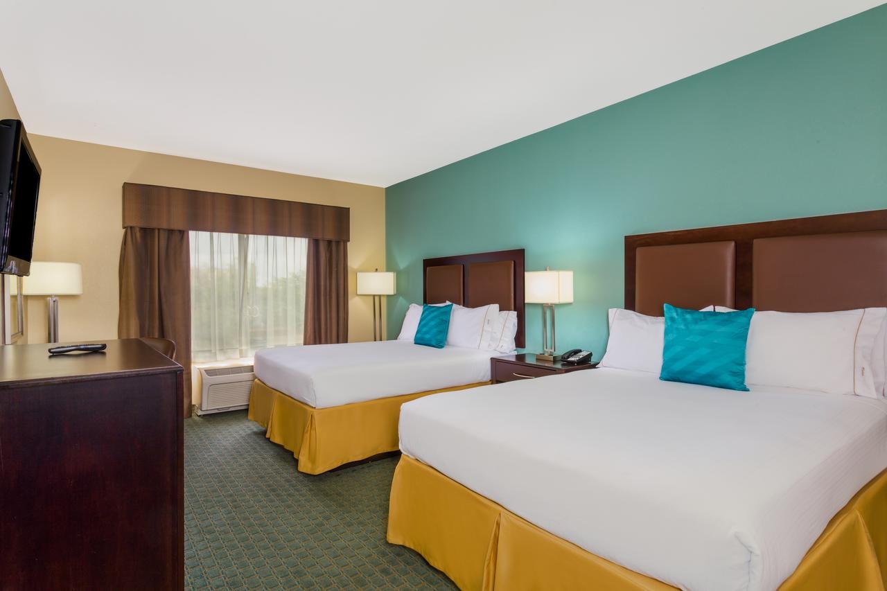 Holiday Inn Express Surprise - Accommodation Dallas 1
