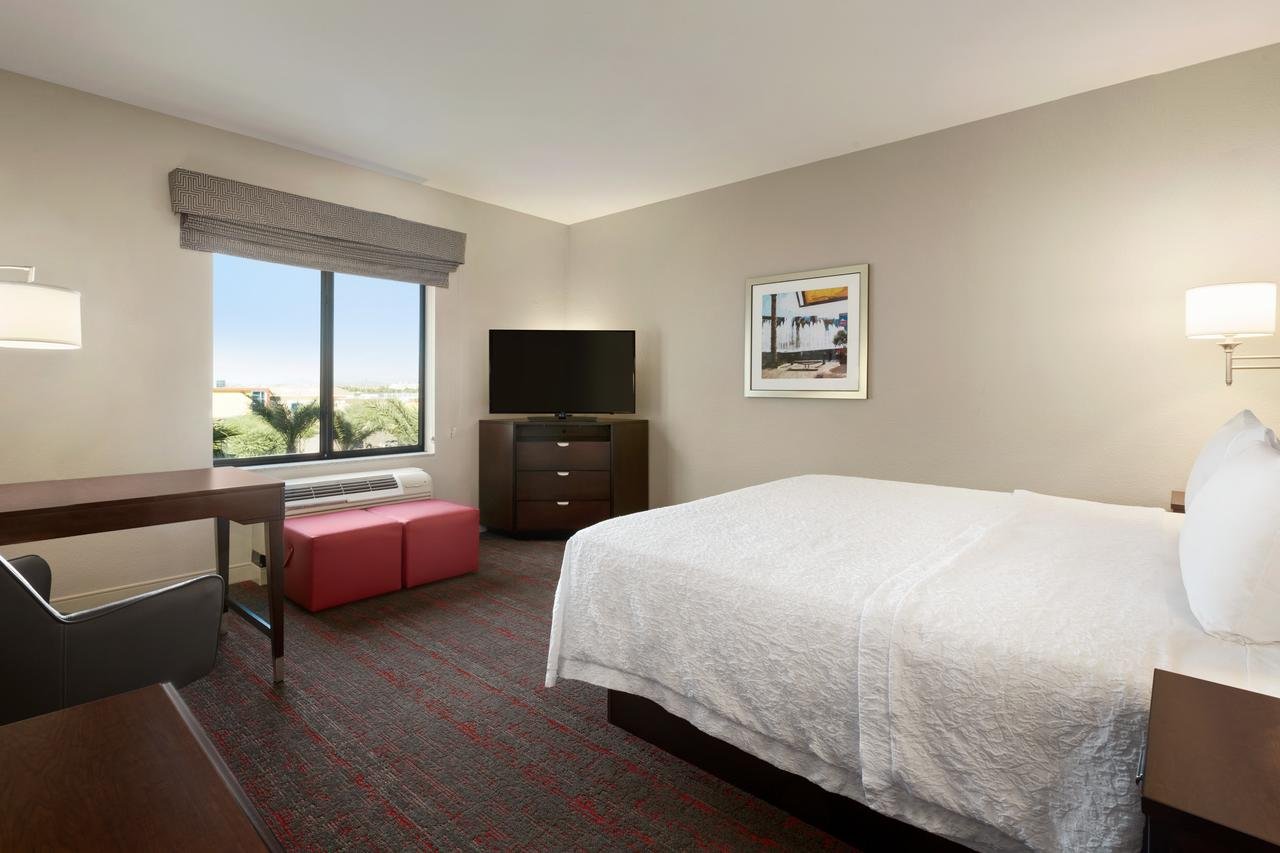 Hampton Inn & Suites Phoenix Glendale-Westgate - thumb 11