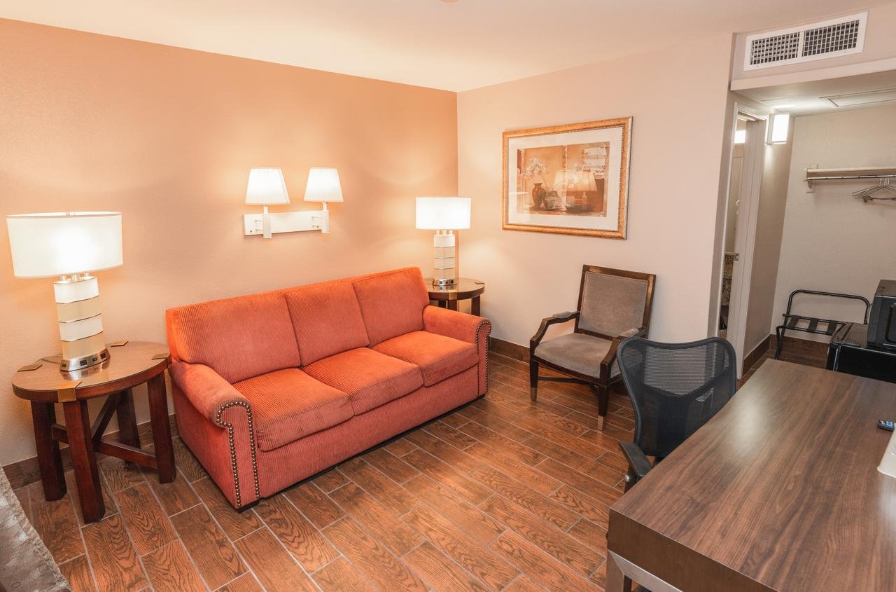 Budgetel Inn & Suites - Accommodation Dallas 0