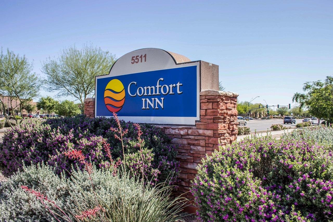 Comfort Inn & Suites North Glendale - Bell Road - thumb 1