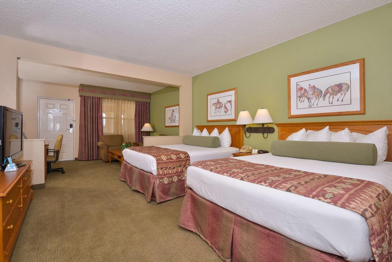 Best Western Plus King's Inn And Suites - Accommodation Dallas 8