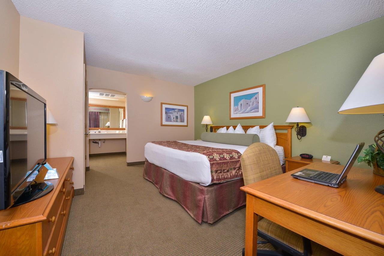 Best Western Plus King's Inn And Suites - thumb 12