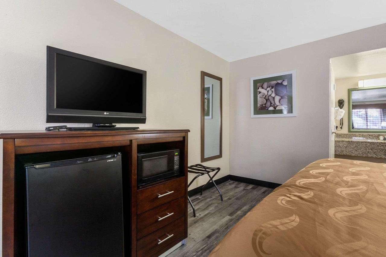 Quality Inn & Suites Near Downtown Mesa - thumb 2