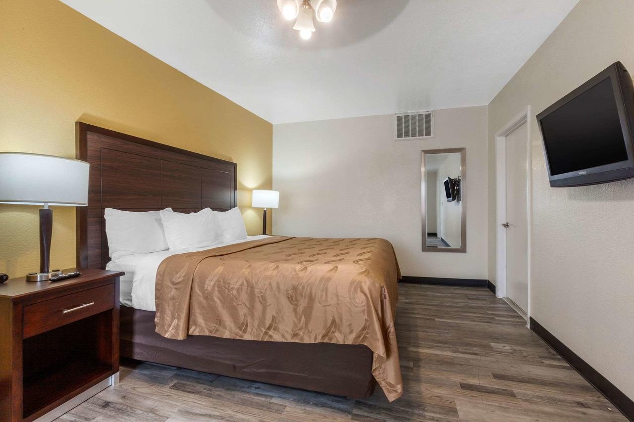 Quality Inn & Suites Near Downtown Mesa - thumb 14