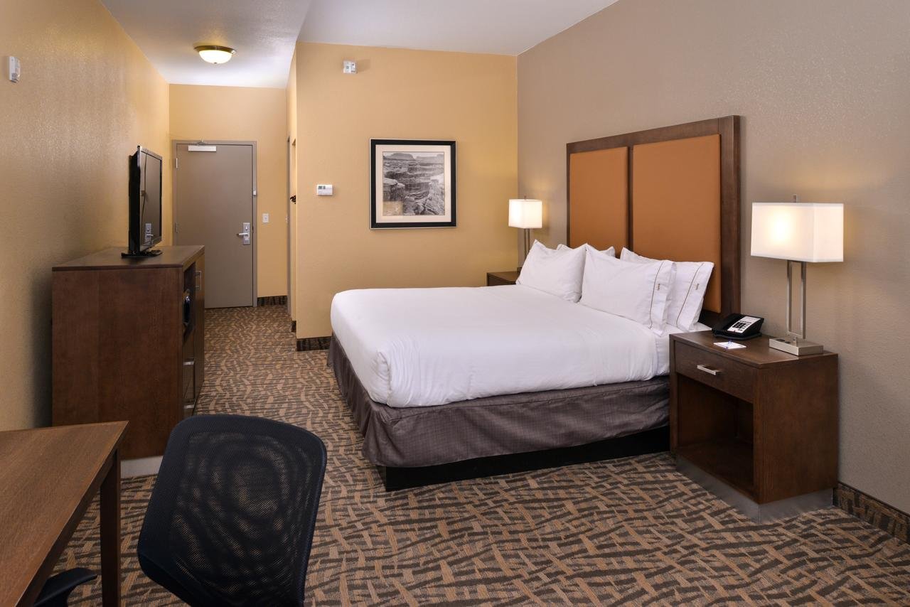 Holiday Inn Express Hotels Page - Accommodation Dallas 36