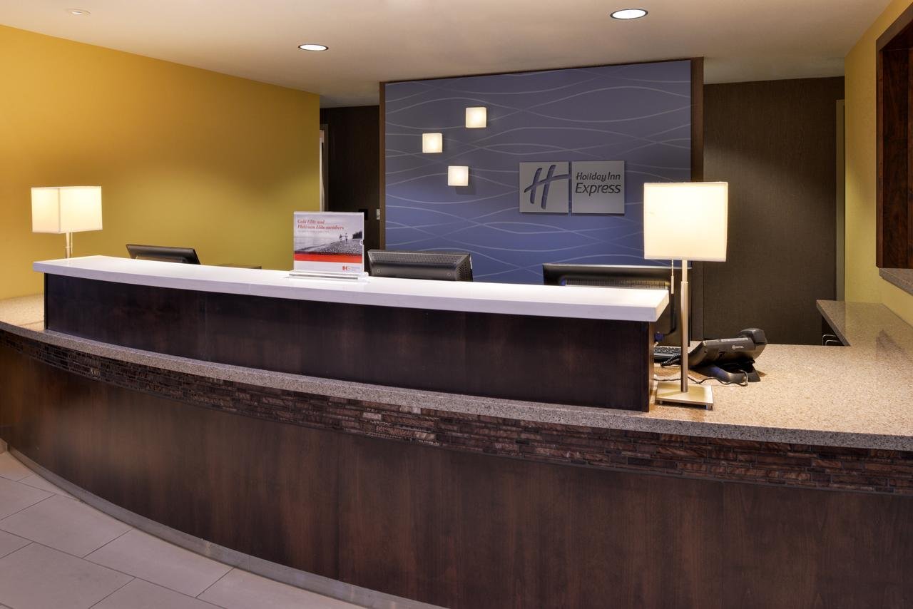 Holiday Inn Express Hotels Page - Accommodation Dallas 13