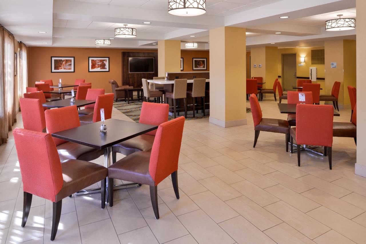 Holiday Inn Express Hotels Page - Accommodation Dallas 32