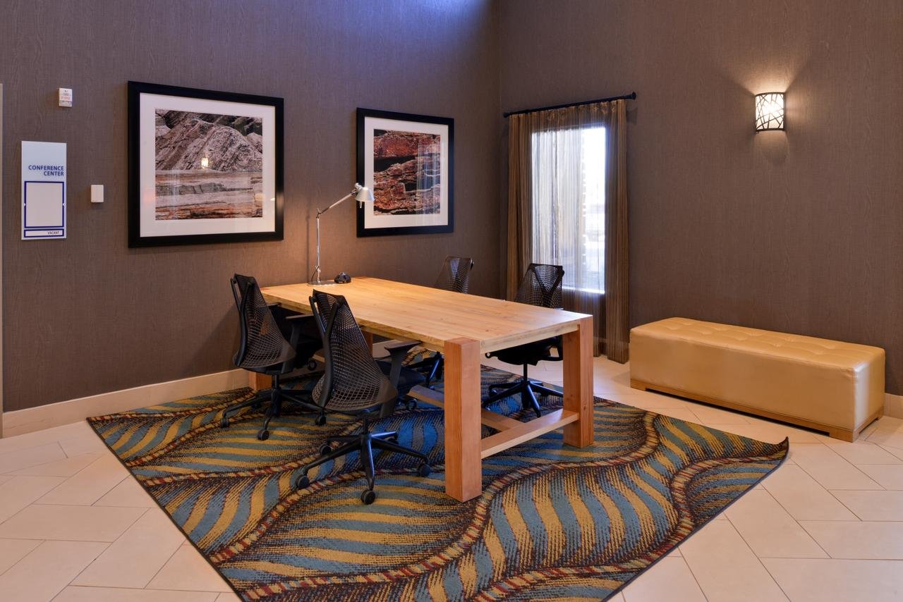 Holiday Inn Express Hotels Page - Accommodation Dallas 18