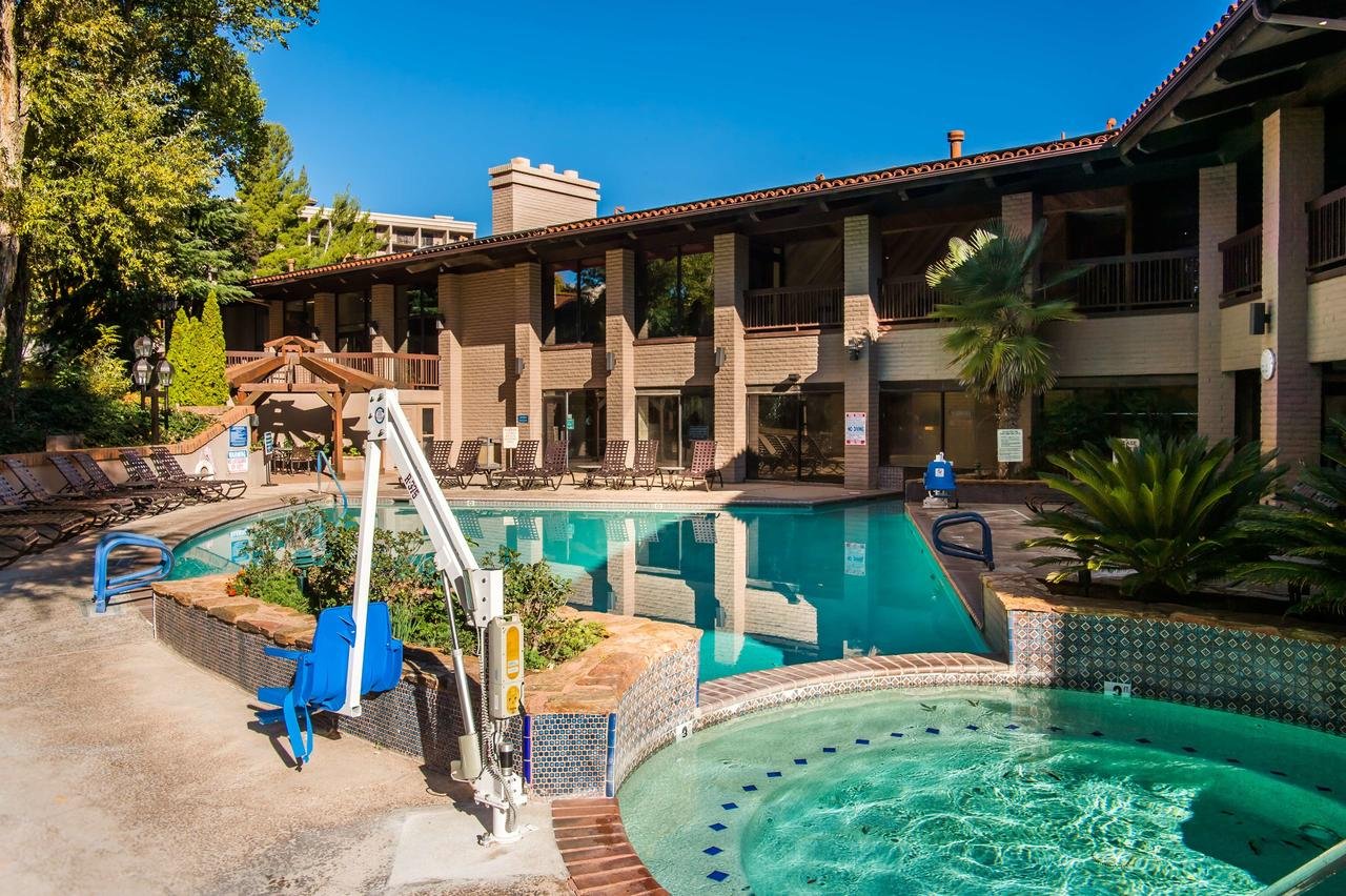 Best Western Plus Arroyo Roble Hotel & Creekside Villas - Accommodation Dallas 7