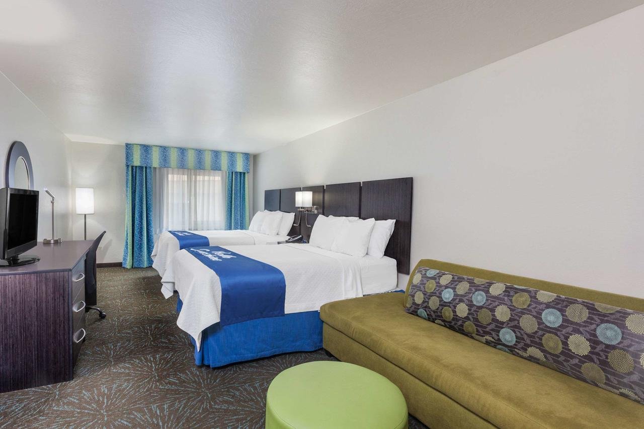 Days Inn & Suites By Wyndham East Flagstaff - Accommodation Dallas 40