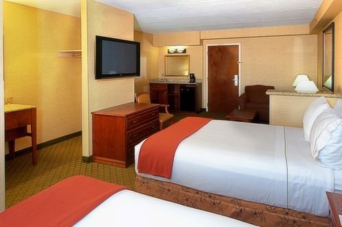 Holiday Inn Express Hotel & Suites Tempe - thumb 36