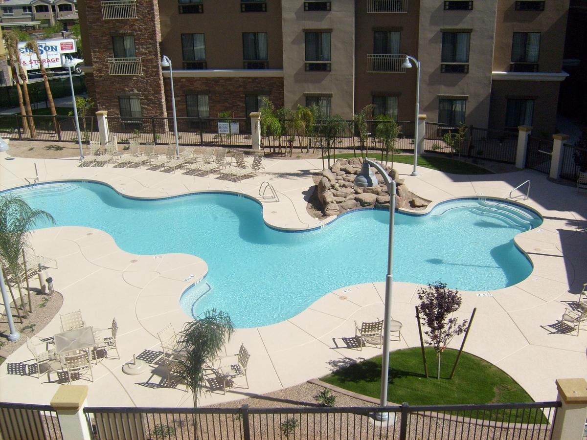 Holiday Inn Express & Suites Phoenix Glendale Dist - Accommodation Dallas 1