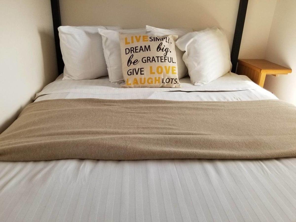 Affordable Getaway Sleeps 8 near Grand Canyon Orlando Tourists
