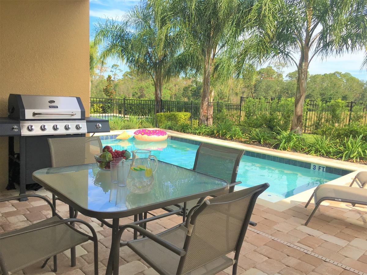 8 Bedroom Vacation Home with Pool 1760 Orlando Tourists