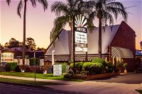 Country Pathfinder Motor Inn - Melbourne Tourism