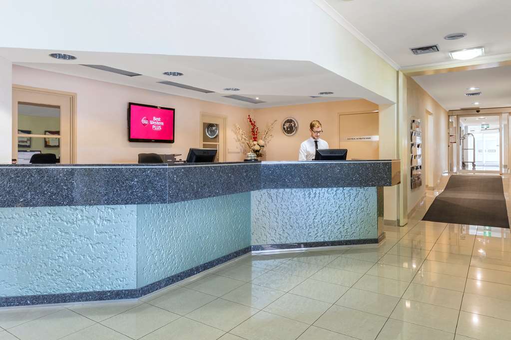 Best Western Plus Garden City Hotel