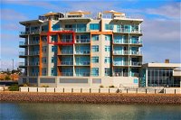 Wallaroo Marina Luxury Apartment - Accommodation Airlie Beach