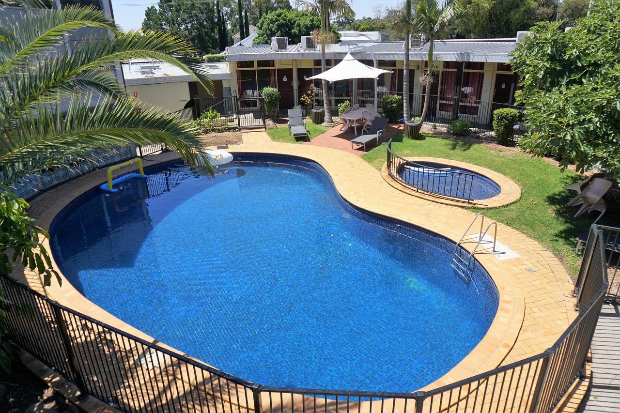 St Georges SA Accommodation Airlie Beach
