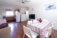 Aurora Holiday Apartment West Beach - Accommodation Redcliffe