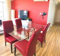 Centre of Perth whole apartment w/viewspapoolwifi - Maitland Accommodation