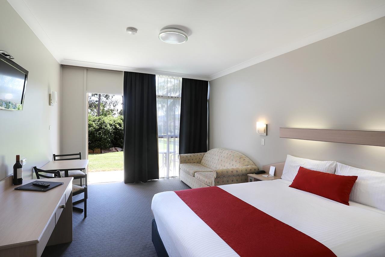 South Tamworth NSW Accommodation Airlie Beach