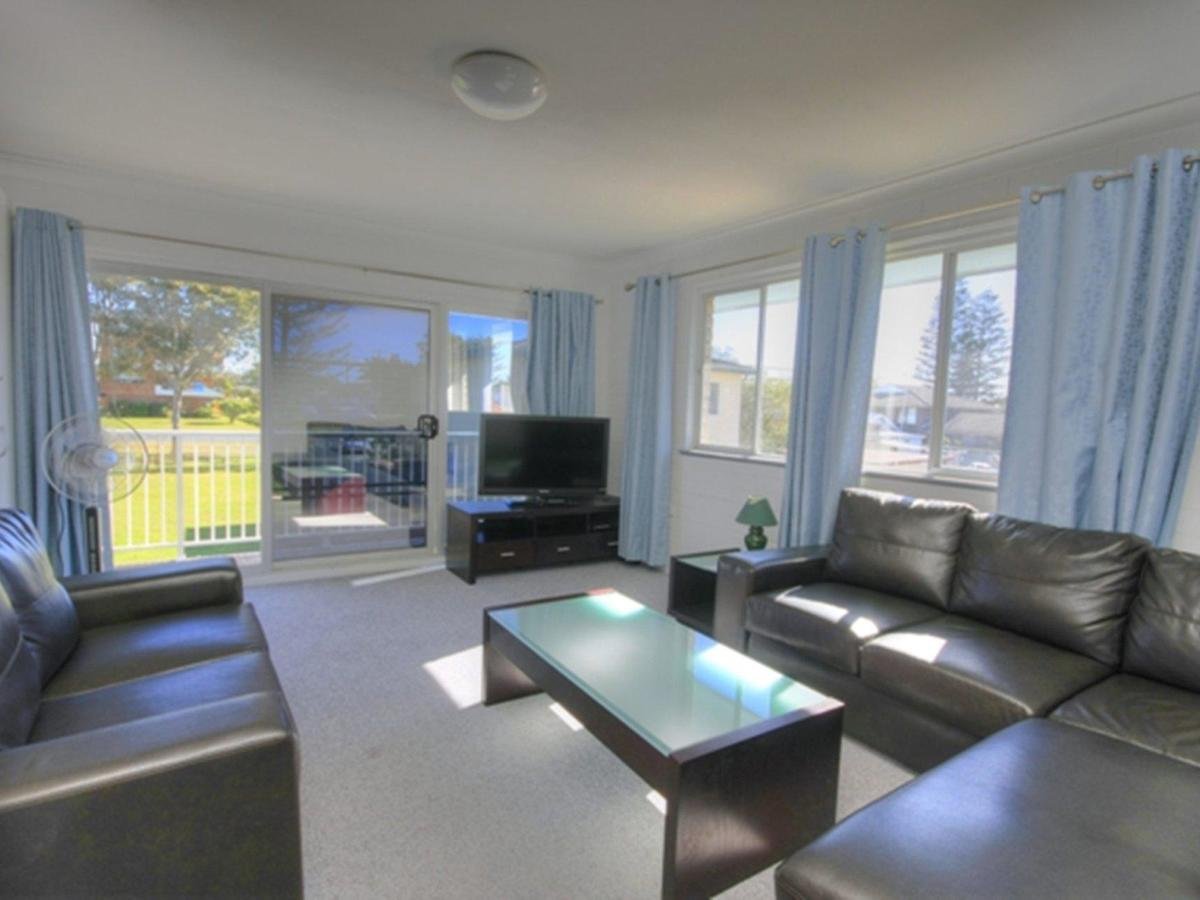 Tuncurry NSW Accommodation Airlie Beach
