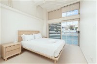 Waterfront Apartment on Sydney Harbour - Accommodation in Bendigo