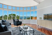 Huge Harbour View Apartment In Historic Home - Accommodation Port Macquarie